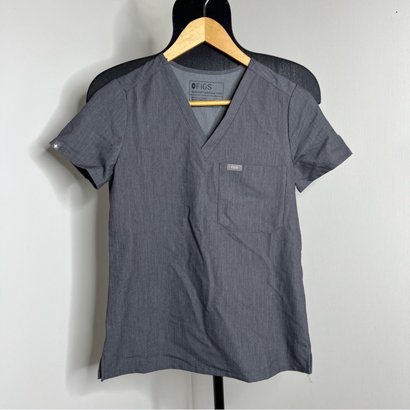 FIGS Catarina One Pocket Scrub Top Graphite - Picture 4 of 8
